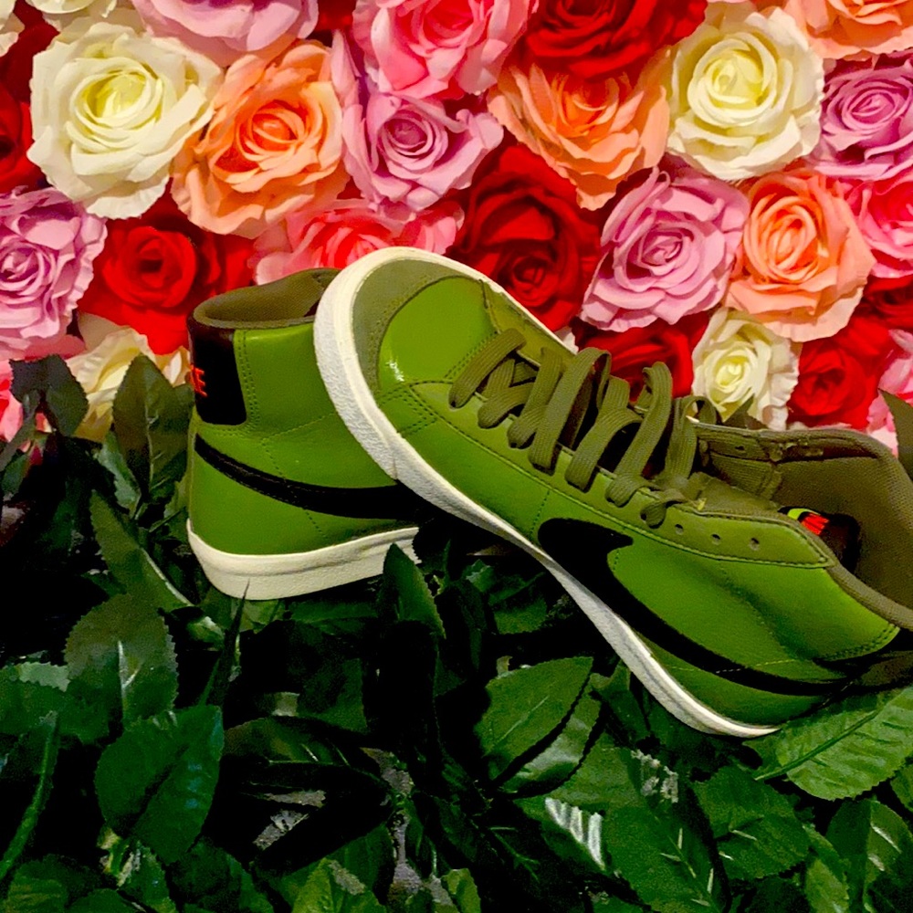 Nike Blade Size 6 Women